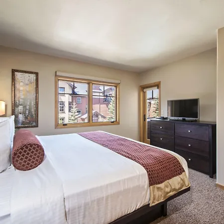 Grand Timber Lodge-2